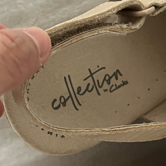 Clarks Collection Womens B Cream Wedges Sandals 10M Ankle Strap Cork Style Heel - Picture 3 of 16